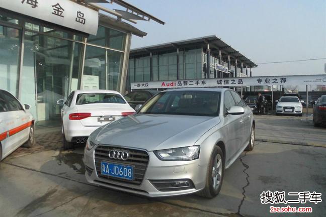 奥迪A4L2012款2.0TFSI 标准型