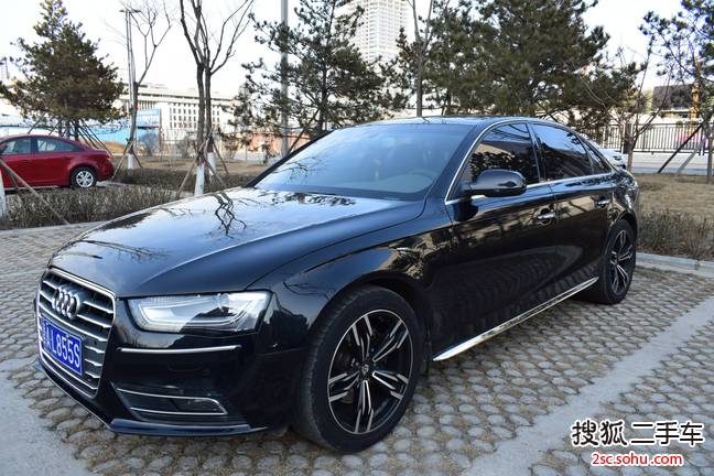 奥迪A4L2013款35 TFSI 自动标准型