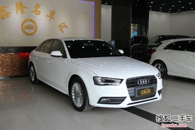 奥迪A4L2015款35 TFSI 自动舒适型