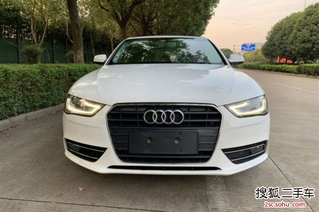 奥迪A4L2013款35 TFSI 自动舒适型