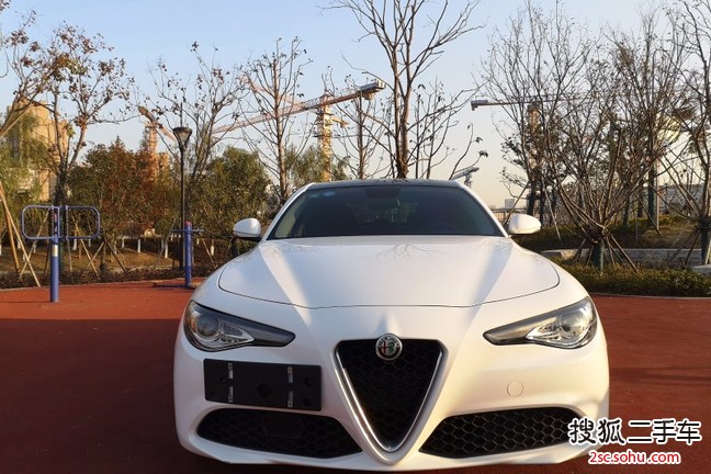 阿尔法罗密欧Giulia2017款2.0T 280HP 豪华版