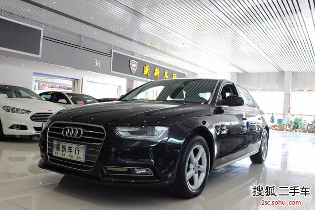 奥迪A4L2013款30 TFSI 自动舒适型