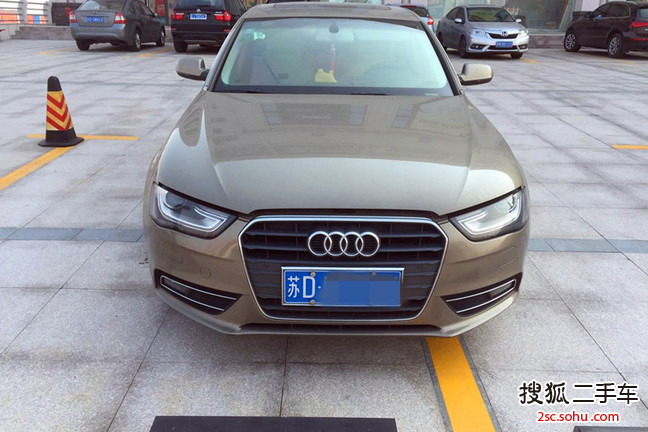 奥迪A4L2013款35 TFSI 自动舒适型