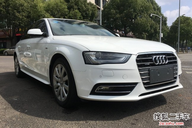 奥迪A4L2013款40 TFSI quattro运动型