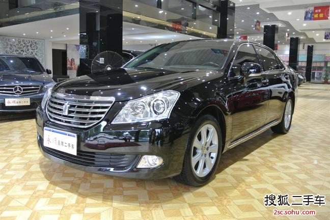 丰田皇冠2010款2.5L Royal 真皮天窗导航版 