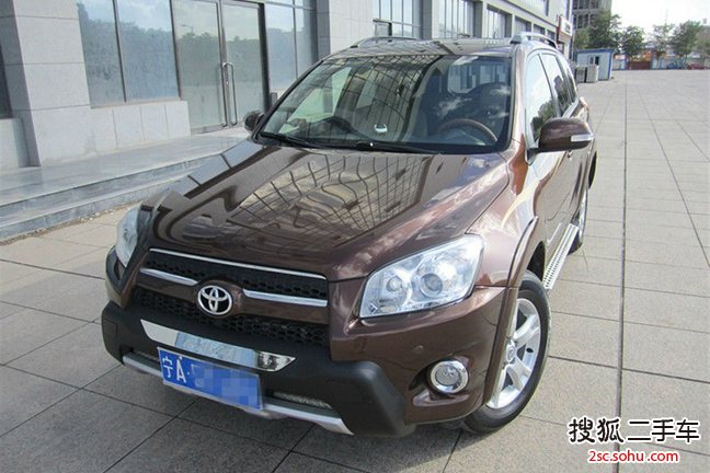 丰田RAV42013款特享版 2.4L 自动四驱尊崇 