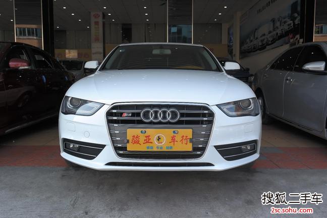 奥迪A4L2013款35 TFSI 自动标准型