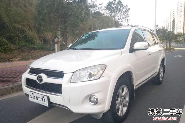 丰田RAV42011款2.4L 自动四驱至臻导航版 