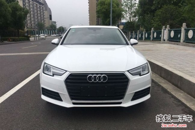 奥迪A4L2018款30周年版 40TFSI 进取型