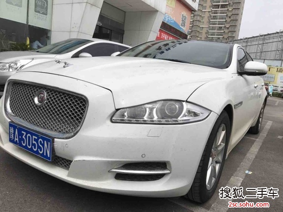 捷豹XJ2014款XJL 2.0T 两驱全景商务版