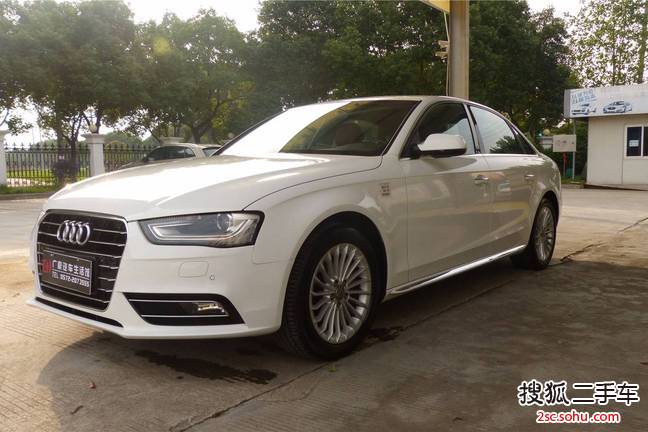 奥迪A4L2015款35 TFSI 自动舒适型