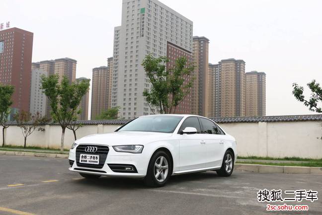 奥迪A4L2015款35 TFSI 自动标准型