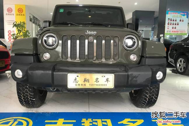 Jeep牧马人四门版2015款3.0L 撒哈拉 舒享版