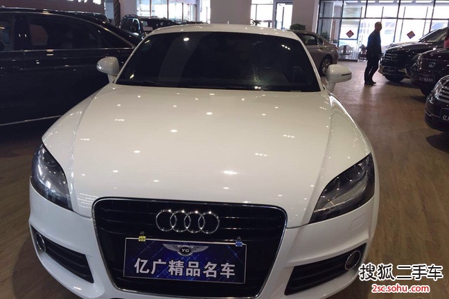 奥迪TT2013款TT Coupe 2.0TFSI 白色经典版