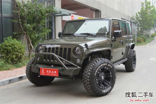 Jeep牧马人四门版2014款3.0L 撒哈拉