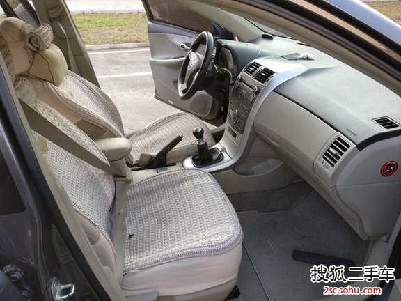 丰田卡罗拉2011款1.6L 手动GL天窗版 