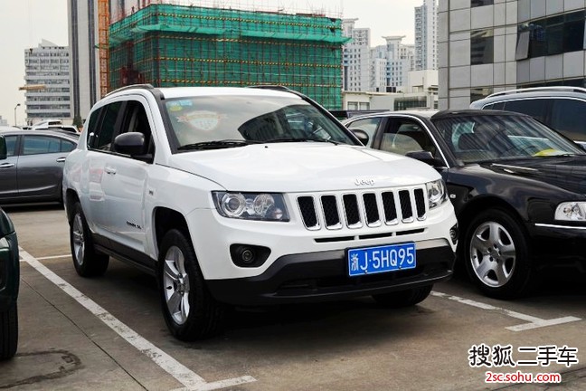 Jeep指南者2014款2.4L 四驱运动版