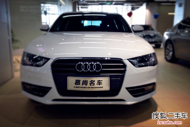 奥迪A4L2015款35 TFSI 自动舒适型