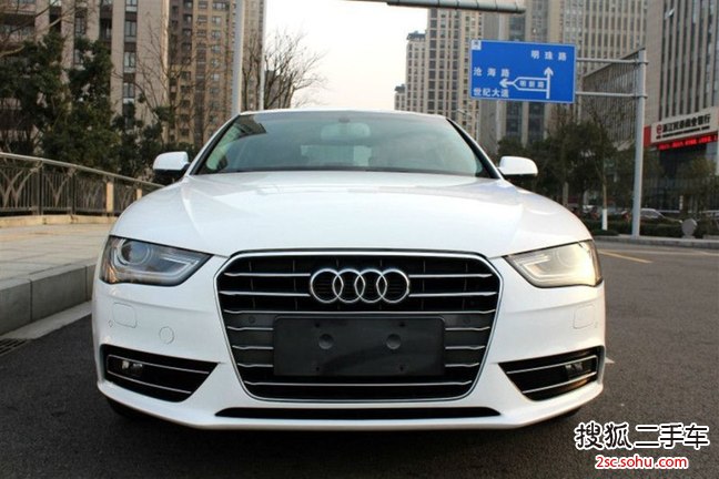 奥迪A4L2016款35 TFSI 自动舒适型