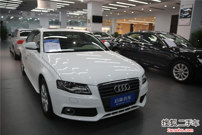 奥迪A4L2012款2.0TFSI 技术型