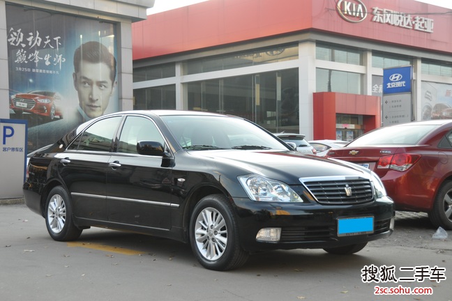 丰田皇冠2006款2.5L Royal 真皮版