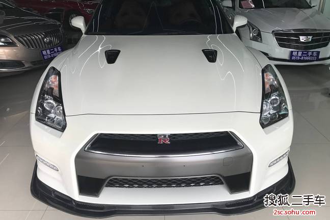 日产GT-R2014款3.8T Premium Edition 棕红内饰