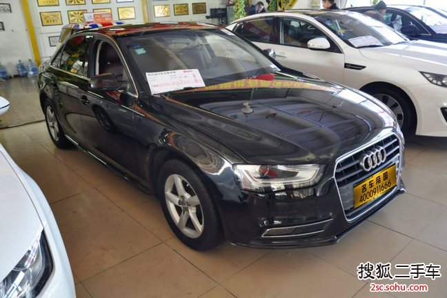 奥迪A4L2013款35 TFSI 自动标准型