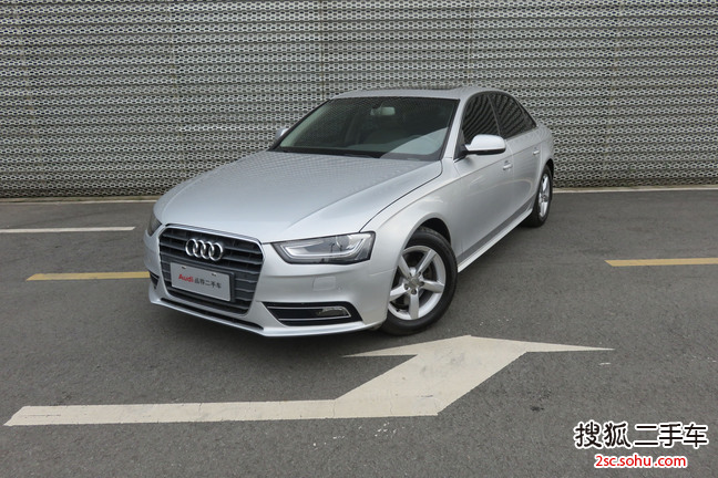 奥迪A4L2013款35 TFSI 自动标准型