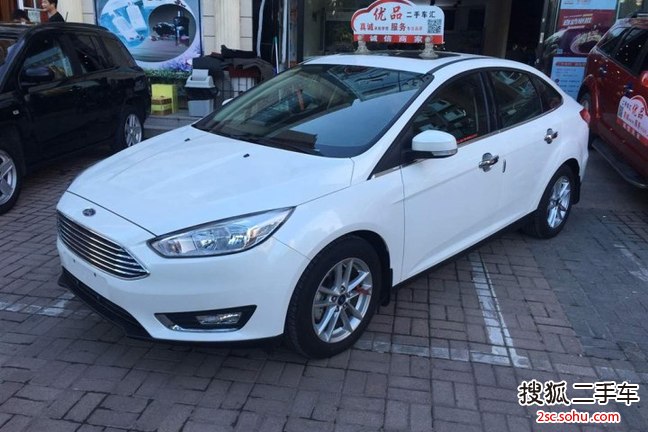 福特福克斯三厢2015款EcoBoost 180 自动旗舰型