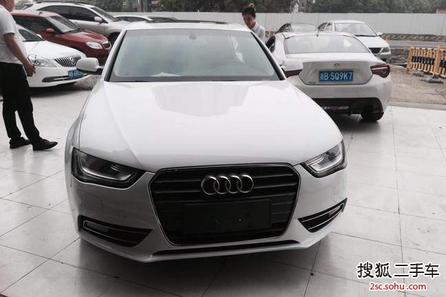 奥迪A4L2013款35 TFSI 自动标准型