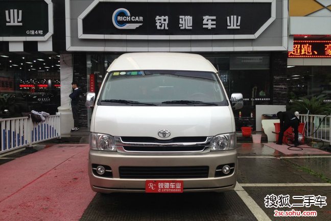 丰田HIACE2011款2.7L 自动标准版13座