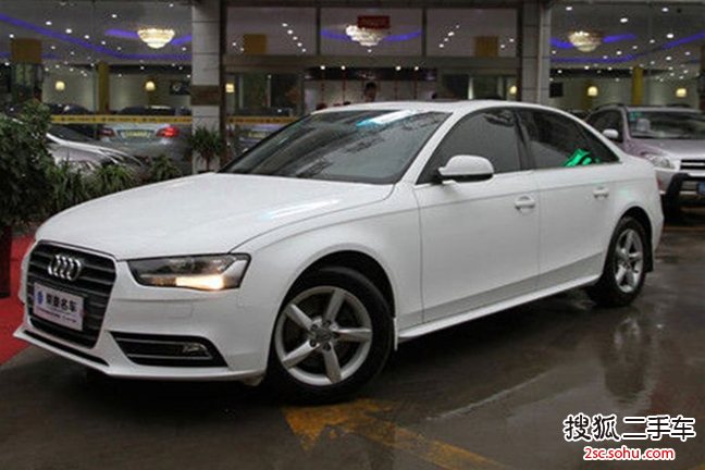 奥迪A4L2015款30 TFSI 自动舒适型