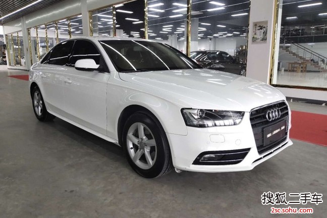 奥迪A4L2012款2.0TFSI 技术型