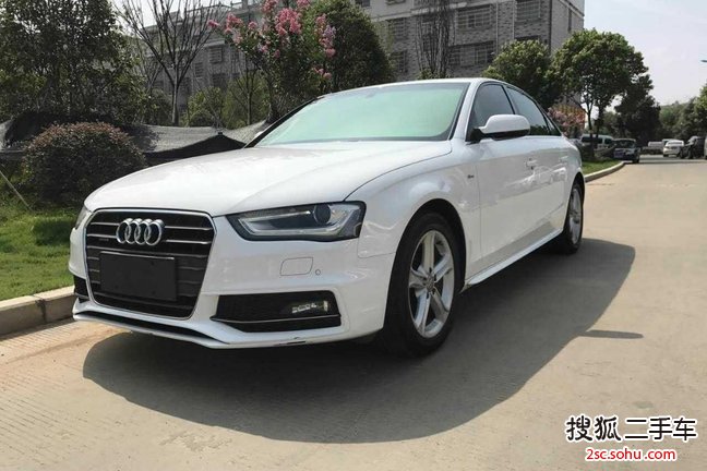 奥迪A4L2015款45 TFSI quattro个性运动型