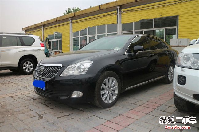 丰田皇冠2010款2.5L Royal 