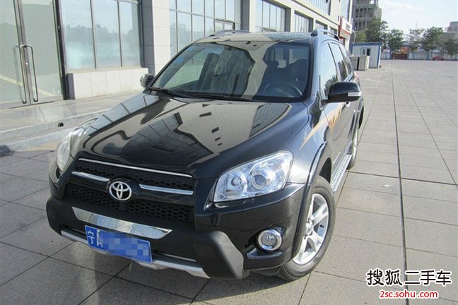 丰田RAV42013款特享版 2.4L 自动四驱尊崇 