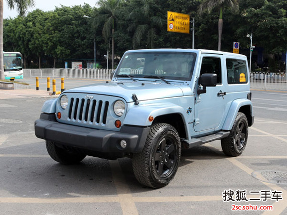 Jeep牧马人两门版2012款3.6L Sahara 极地版