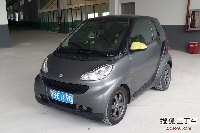 smartfortwo2010款哑光灰硬顶限量版