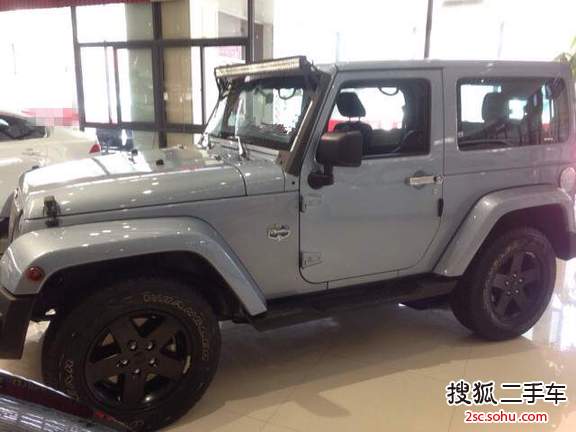 Jeep牧马人四门版2012款3.6L Sahara 极地版