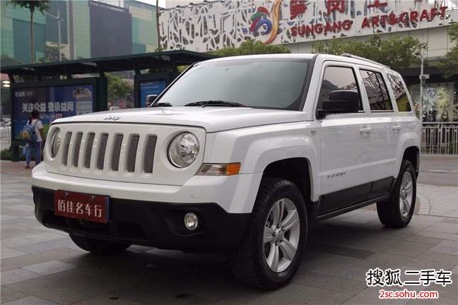 Jeep自由客2014款2.4L 豪华导航版