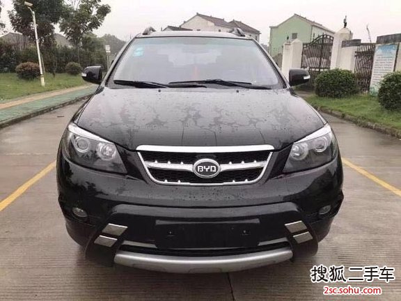 比亚迪S62014款2.0L 手动尊贵型 5座 