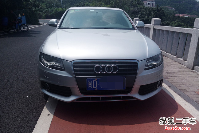 奥迪A4L2011款2.0TFSI 标准型