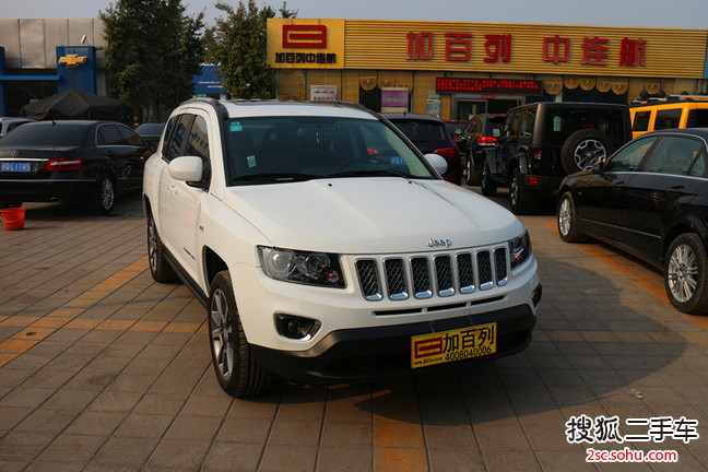 Jeep指南者2014款2.4L 四驱豪华版