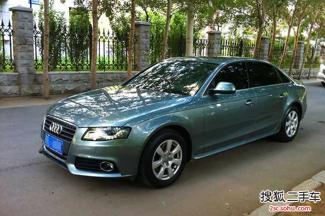 奥迪A4L2011款2.0TFSI 舒适型