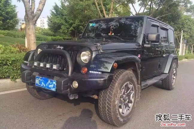 Jeep牧马人四门版2011款3.8L 撒哈拉