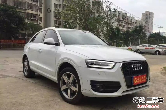 奥迪Q32013款35 TFSI 全时四驱豪华型