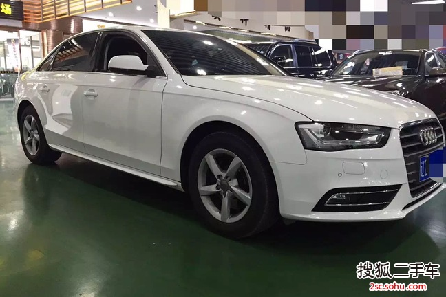 奥迪A4L2013款35 TFSI 自动舒适型