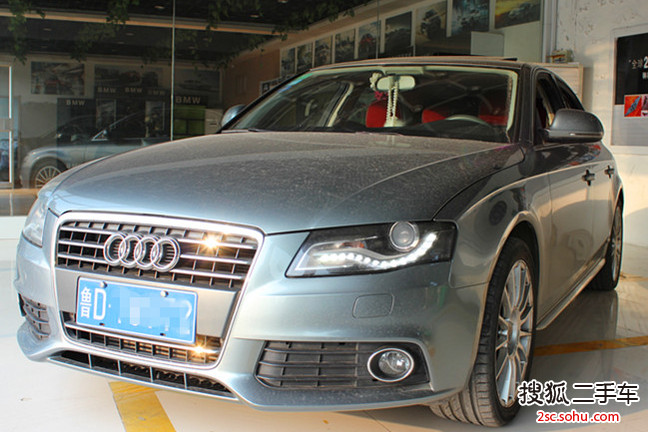 奥迪A4L2011款2.0TFSI 标准型