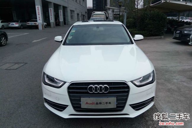 奥迪A4L2013款35 TFSI 自动舒适型