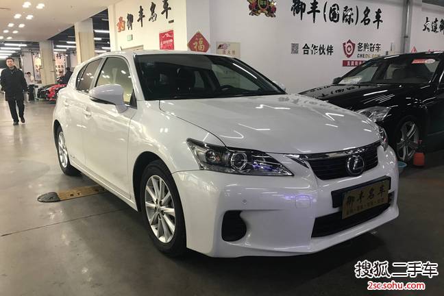 雷克萨斯CT200h2012款1.8L 领先版